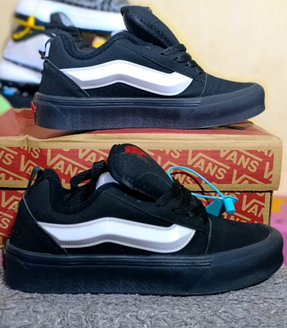 nous-mettons-a-votre-disposition-des-chaussures-baskets-et-tennis-de-36-a46-big-2
