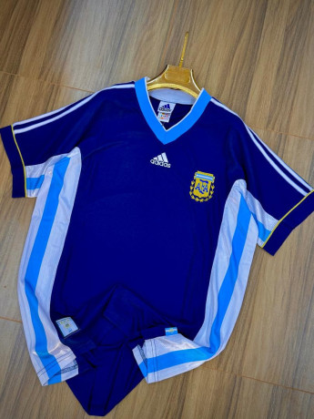 destockage-de-maillots-de-football-retro-clubs-europeens-iconiques-annees-90-2000-taille-m-a-xxl-big-0
