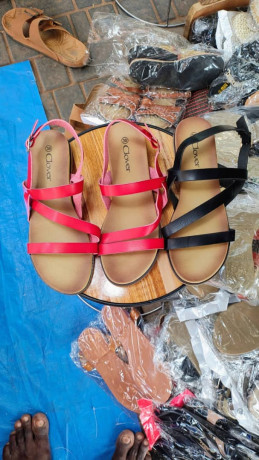 chaussures-plates-de-qualites-big-1