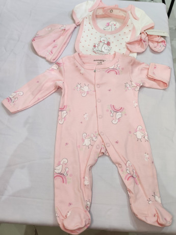vetements-pour-bebes-et-enfants-big-1