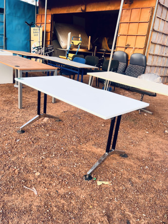 des-tables-de-bureaux-big-3