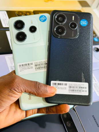 vendeur-des-telephones-portables-avec-garantie-big-0