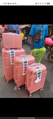 set-de-4-valises-roses-incassables-et-legeres-promo-aout-livraison-ouaga-zone-1-big-3