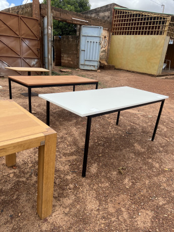 des-tables-de-bureaux-disponibles-big-2