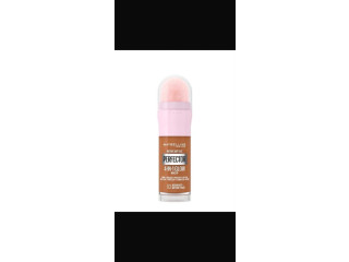 Maquillage fond de teint liquide et poudre