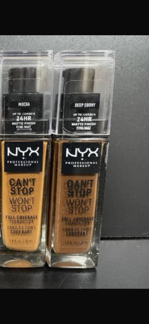 maquillage-fond-de-teint-liquide-et-poudre-big-1