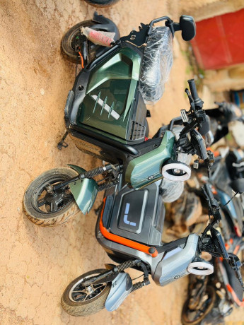 moto-electrique-chargeable-king-100km-big-1