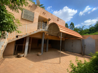 VILLA F4 EN LOCATION  QUARTIER WAYALGHIN  USAGE BUREAU EXCLUSIF