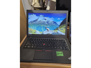 Un lot de 5 Laptops  ThinkPad Lenovo dont 4 T450s et un T450