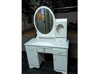 Coiffeuse 668