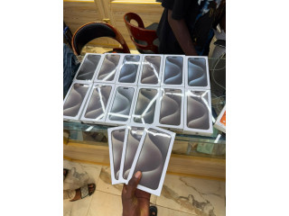 Vente des téléphones portables de toute modèles iphone, techno, Samsung, Redmi,... à des prix agréable et bonne qualité