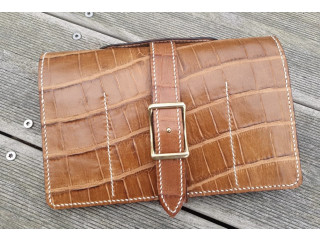 Porte-feuilles en cuir