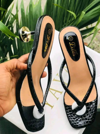 chaussures-elegantes-pour-femme-disponible-expedition-partout-au-burkina-faso-big-1