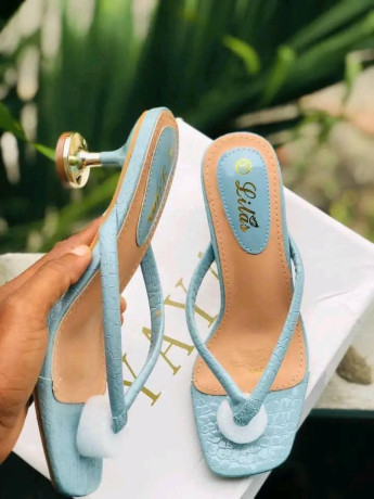 chaussures-elegantes-pour-femme-disponible-expedition-partout-au-burkina-faso-big-0
