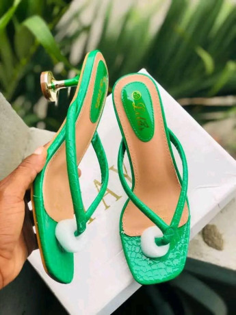 chaussures-elegantes-pour-femme-disponible-expedition-partout-au-burkina-faso-big-4
