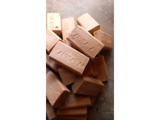 Du bon savon très moussant Amira