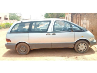 Une Toyota Previa familliale