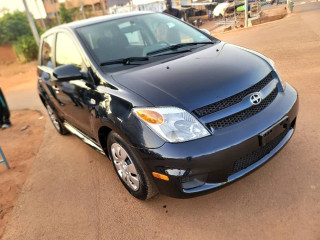 Toyota Scion xa Super économique