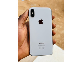 IPhone X   256Gb.    10/10.     100.000 tout marche