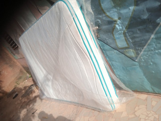 Matelas neuf en provenance des USA en vente