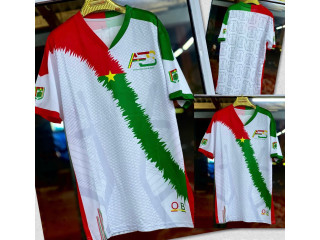 Les nouveaux maillots de l'AES sont disponibles