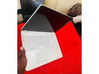 Sony VAiO Core i3, Écran 15.6, Disque dur de 500gb et 8Gb de Ram . Autonomie 3h45