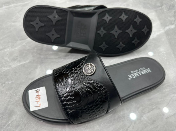 pied-nu-disponible-big-0