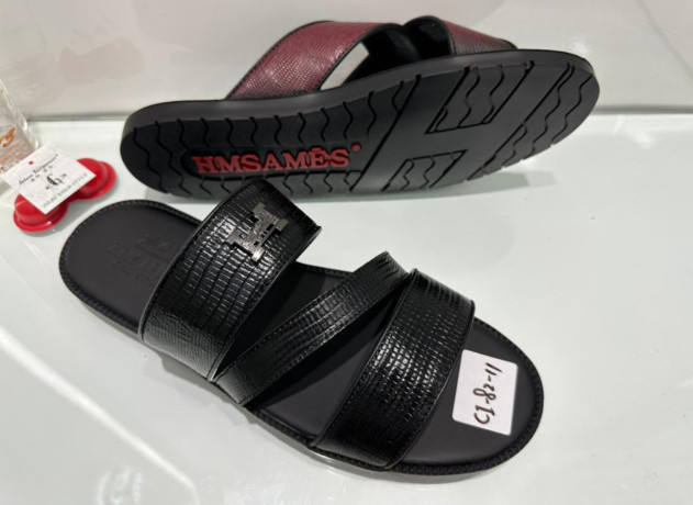pied-nu-disponible-big-4