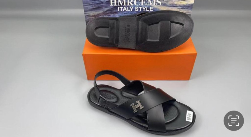 pied-nu-disponible-big-1