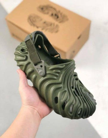 chaussure-crocs-original-big-1