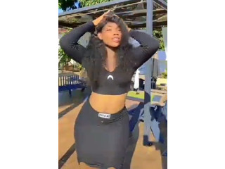 Tenue sexy ( jupe+haut manche longue)