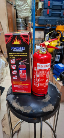 extincteur-a-poudre-et-dioxyde-de-carbone-big-1