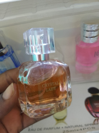 parfums-de-qualite-contactez-nous-au-226-56285949-big-3