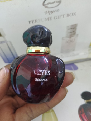 parfums-de-qualite-contactez-nous-au-226-56285949-big-1