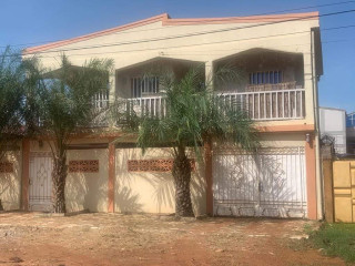 Un immeuble R +1 en vente à  OUAGA2000