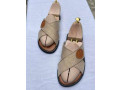 vente-et-confection-de-standalettes-en-cuir-small-0