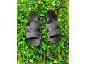 vente-et-confection-de-standalettes-en-cuir-small-1