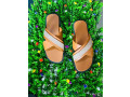 vente-et-confection-de-standalettes-en-cuir-small-3