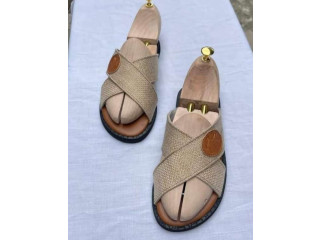 Vente et confection de standalettes en cuir.