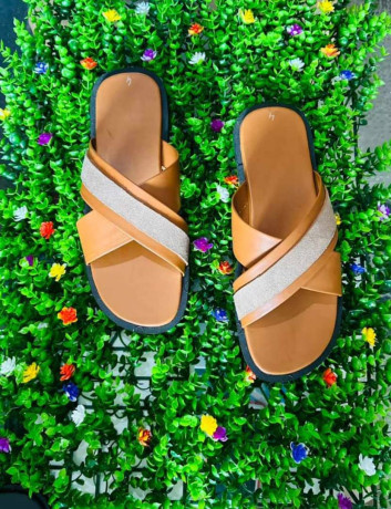 vente-et-confection-de-standalettes-en-cuir-big-3