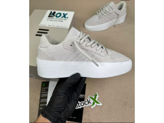 Vente de chaussures et de vêtements homme prêt à porter de qualité