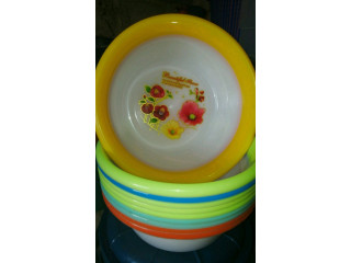 Vente d'articles en plastique neufs :barriques, Baignoires, Bassines, seaux, plats etc