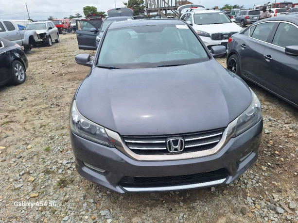 honda-accord-sport-2013-disponible-livraison-en-7-jours-big-4