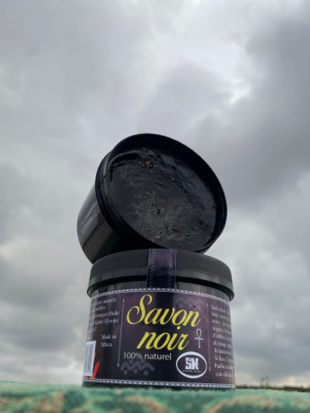 savon-noir-de-royal-cosmetique-traite-les-soucis-de-la-peau-naturel-sans-additif-chimique-et-non-eclaircissant-adapte-a-tous-types-de-peau-big-1