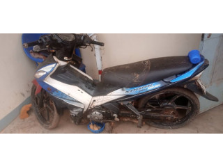 Motos 135
