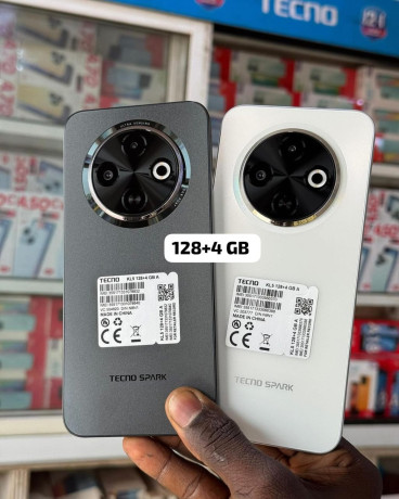 tecno-spark-30c-big-2