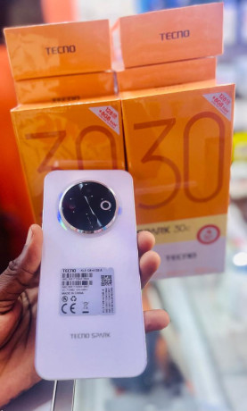 tecno-spark-30c-big-1