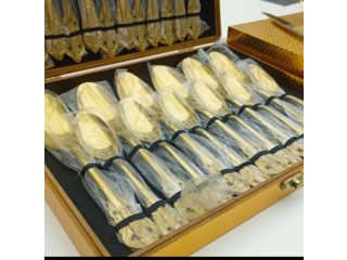 Ensemble de cuillères,couteaux et fourchette