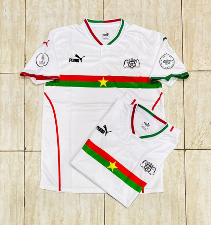 de-nouveau-maillot-disponible-big-4