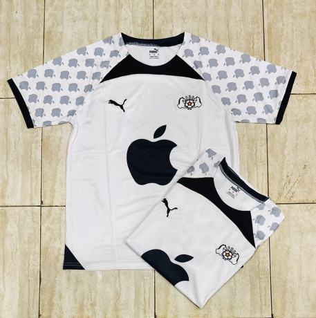 de-nouveau-maillot-disponible-big-0